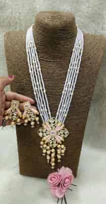 Shimmering Graceful Women Necklaces & Chains
