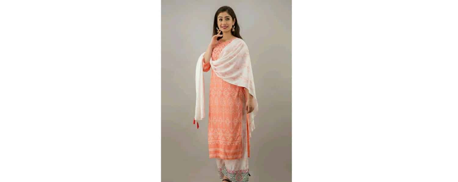 Fabulous Women Rayon Kurta Sets